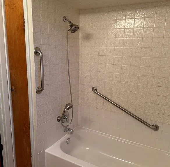 7602 Elton St — Photo 11