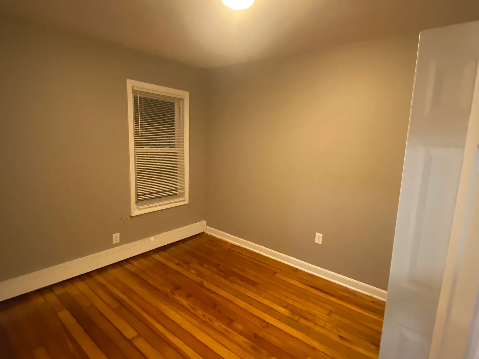 3 bed, 1100 sqft, $2,950 — Photo 4
