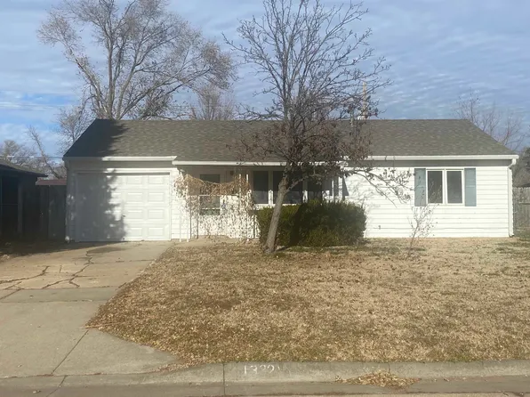 1332 Arapahoe Ave, Salina, KS 67401