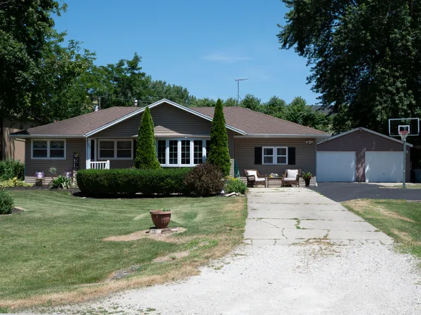 47 E Pleasantview Dr, Oswego, IL 60543