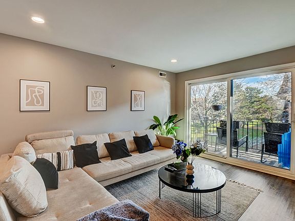 5th image of 4138 Cove Ln #2E