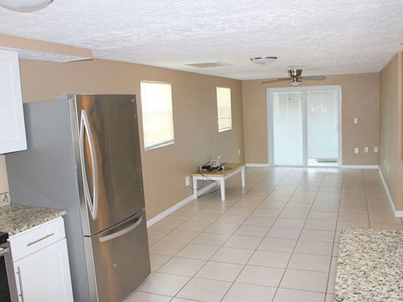 2nd image of 7140 Bellaire Ter
