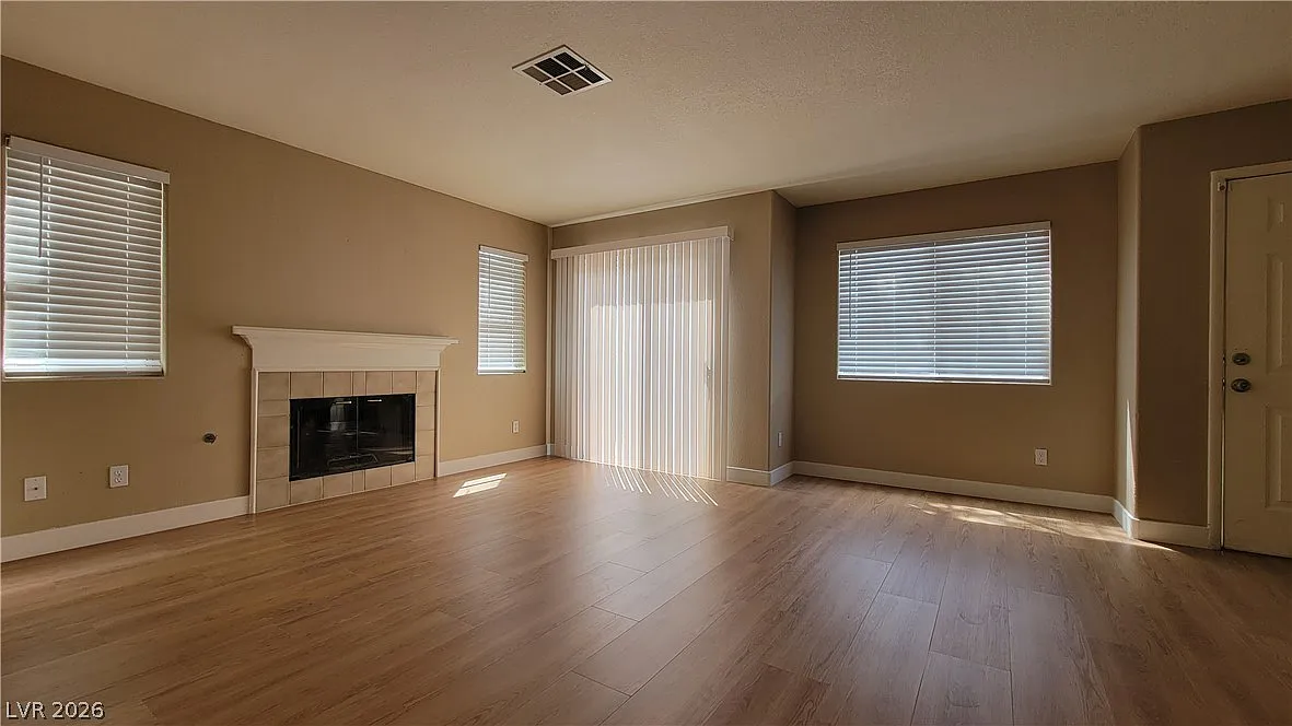 3 bed, 2.5 bath, 1480 sqft, $1,650 — Photo 4