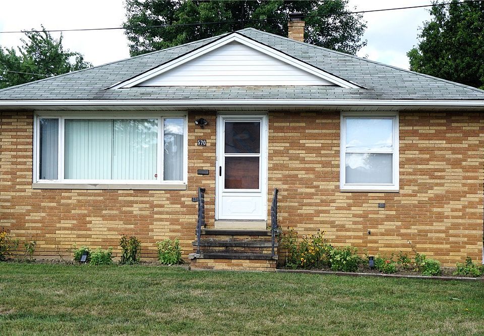 1st image of 570 E 193rd St