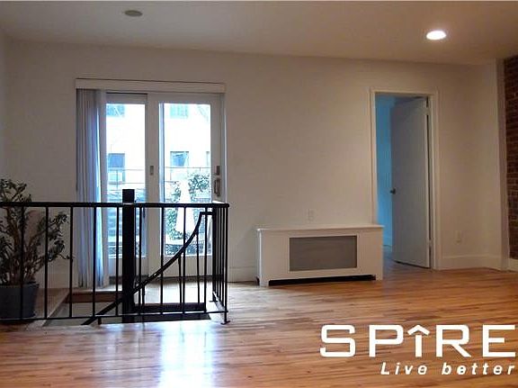 4th image of 121 W 80th St APT 2