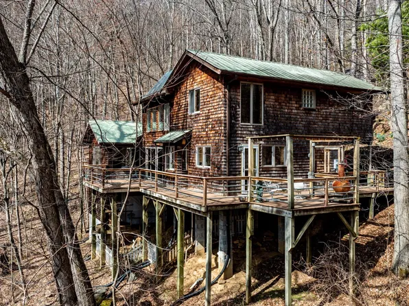 139 Southern Cross Rd, Weaverville, NC 28787