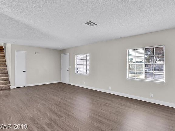 4th image of 1866 Beesley Dr
