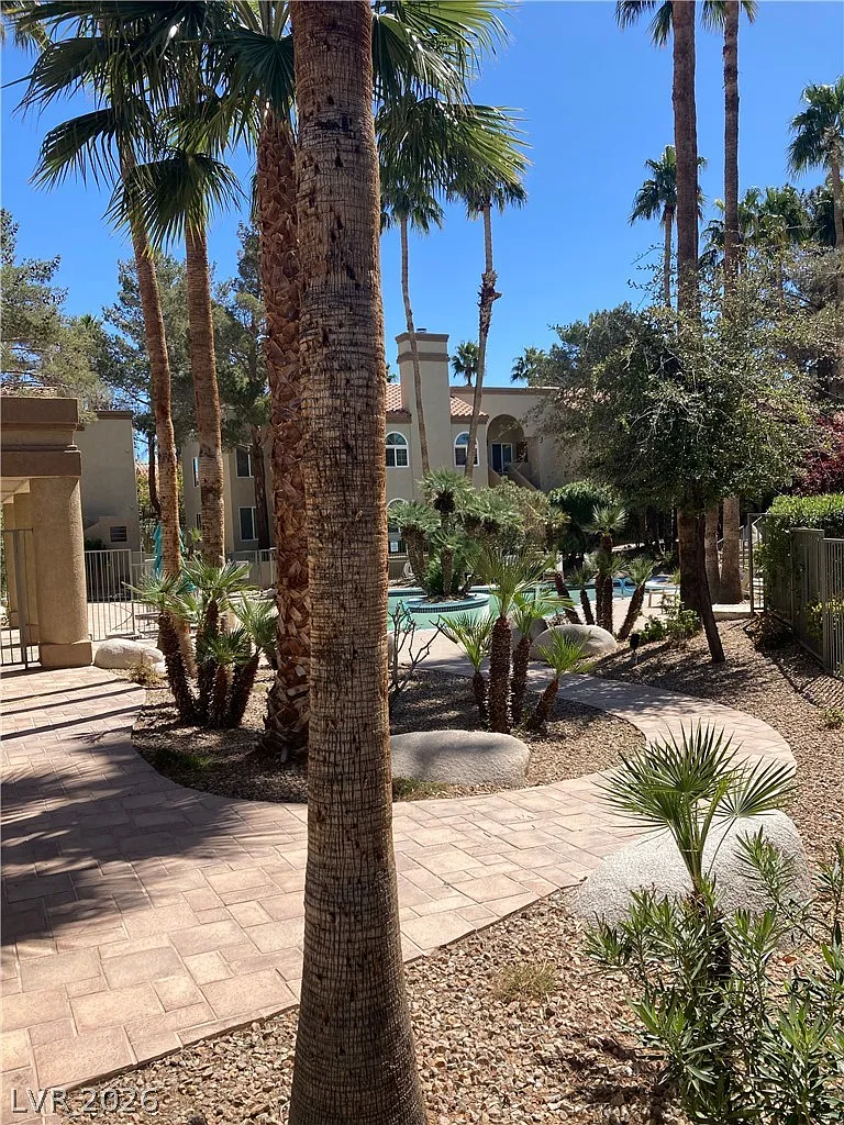 2 bed, 2.0 bath, 981 sqft, $1,445 — Photo 1
