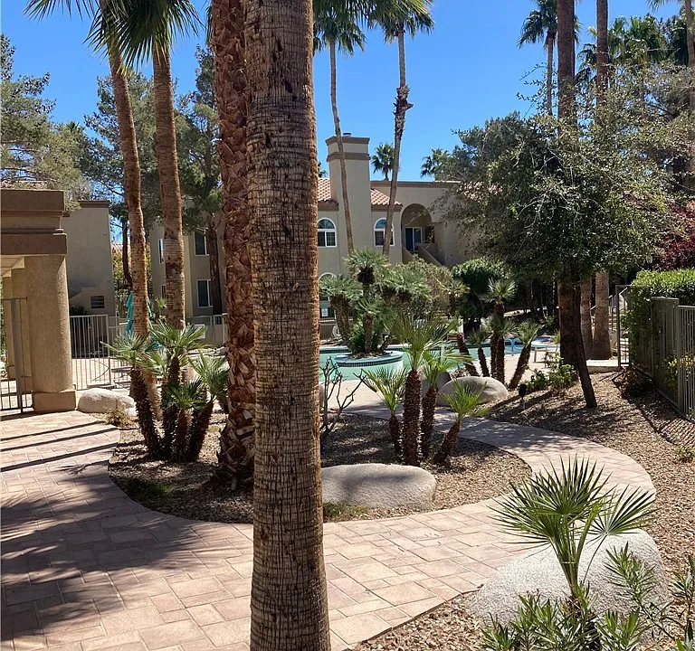 3145 E Flamingo Rd #1041