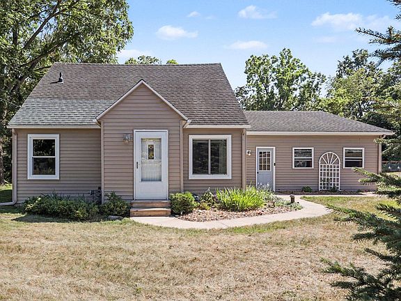 2nd image of 4094 Knapp Ct NE