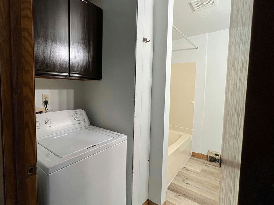 Washer and dryer hook-ups in Bathroom