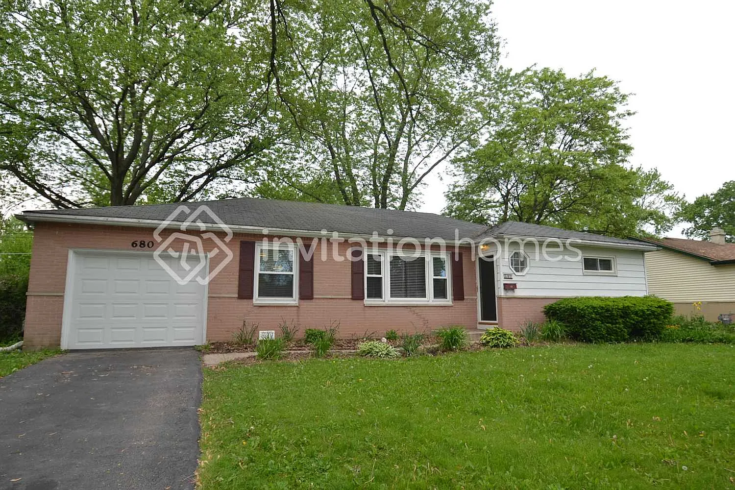 680 Mohave St Hoffman Estates, IL 60169 — Photo 1