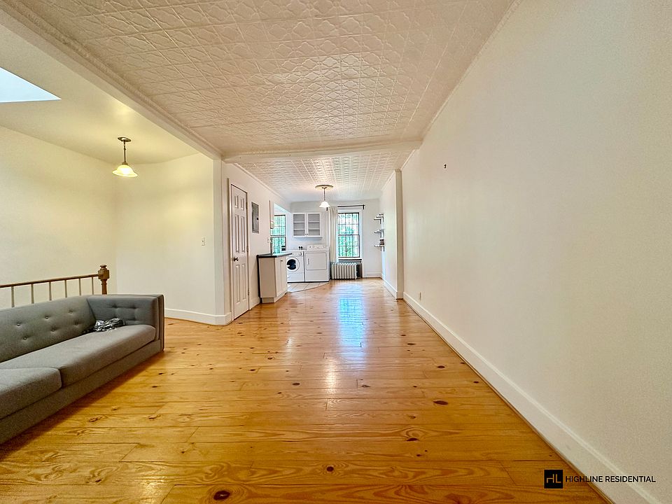 1st image of 409 E 118th St #3