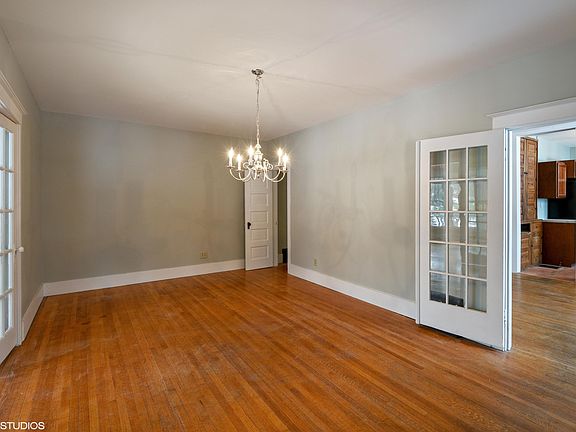 2nd image of 3198 Lincoln Ave