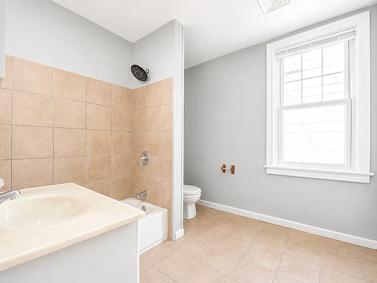 124 Delaware Ave — Photo 5