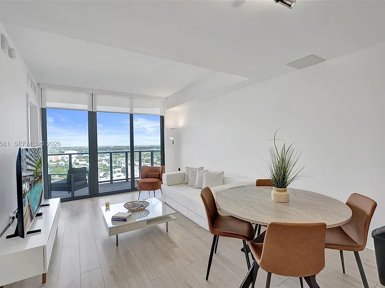 121 NE 34th St #2310 — Photo 5