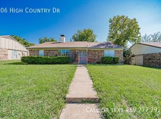 906 High Country Dr, Garland, TX 75041