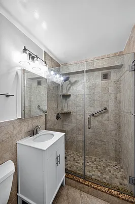 Bathroom, photo 2