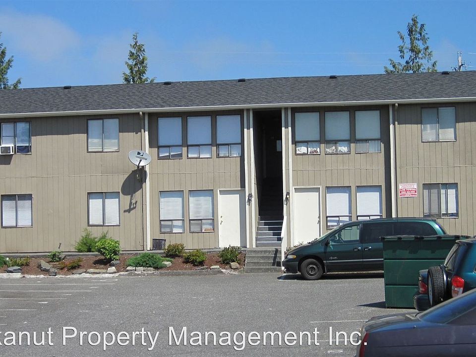 2nd image of 2328 Queen St APT 7