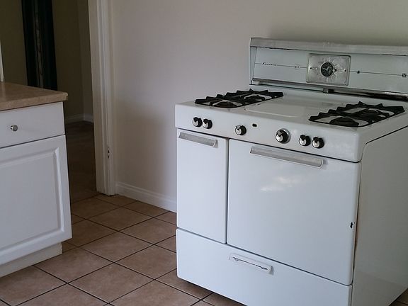 4th image of 532 1/2 Avenue B