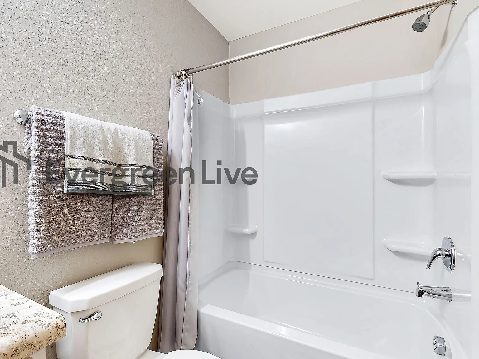 4 bed, 2.0 bath, 1470 sqft, $1,545 — Photo 3