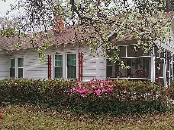 4th image of 52 Byrnes St