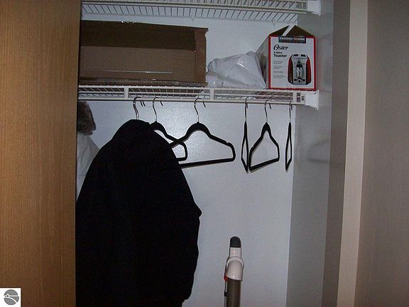5th image of 407 W Lake St Unit 42