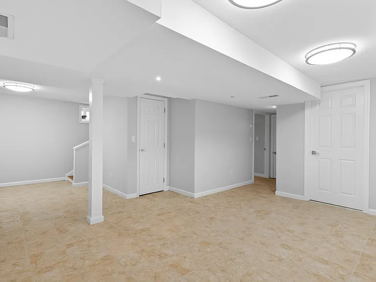 36 Ocean Dr E — Photo 17
