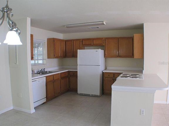 3rd image of 5205 SW 97th Dr