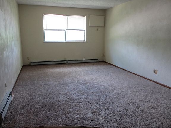 4th image of 4654-D Burkhardt Ave