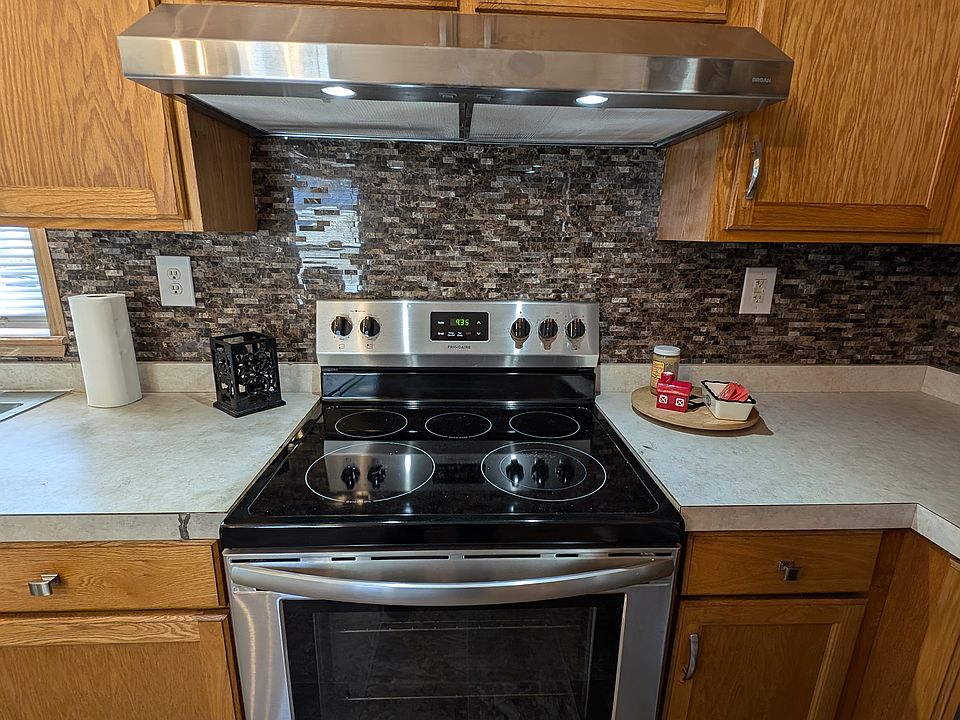 Electric Stove and Exhaust Fan