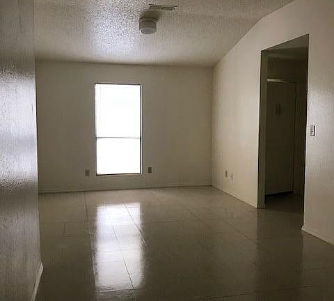 Living room (other perspective)