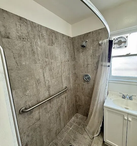 221 S Kenwood St #6 — Photo 11