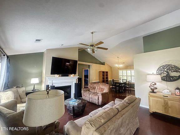 4th image of 1663 Maremont Rd