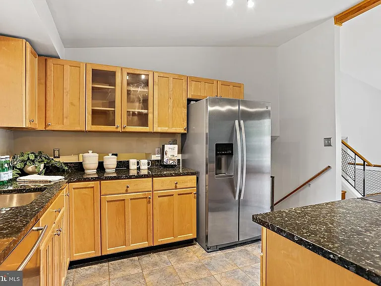 403 Eisner St — Photo 9