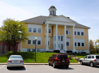 465 Main St APT 104, Springvale, ME 04083