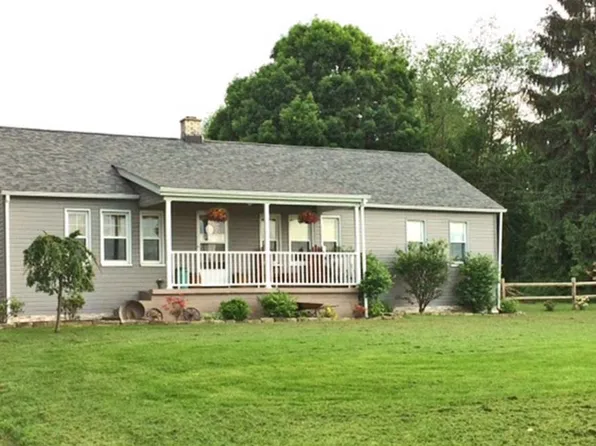 6767 Center Rd, Lowellville, OH 44436