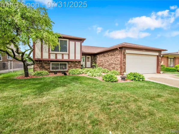 13971 Brougham Dr, Sterling Heights, MI 48312