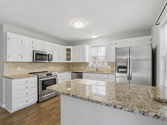2nd image of 606 Barrington Way