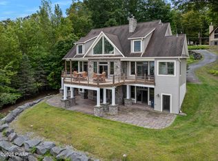 109 Paupack Rd, Greentown, PA 18426