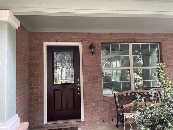 2nd image of 18223 Walden Gate Ln