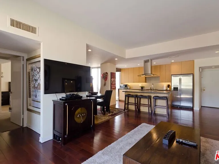 7250 Franklin Ave #901 — Photo 24