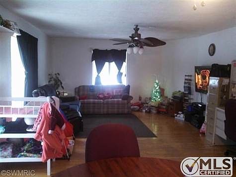 3rd image of 8636 197th Ave