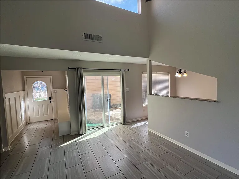 1819 Hanbury Ct — Photo 4