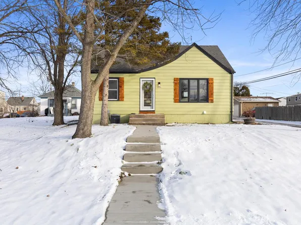 3860 South 39th STREET, Greenfield, WI 53221