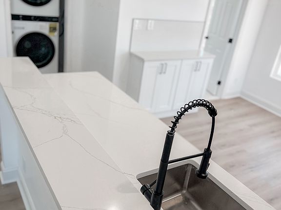 5th image of 131 Clendenny Ave Floor 2