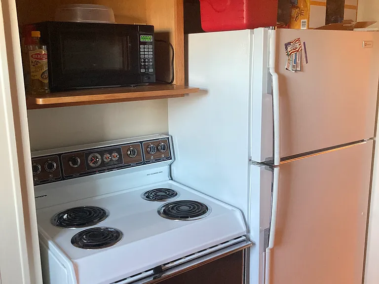 411 N College St — Photo 11