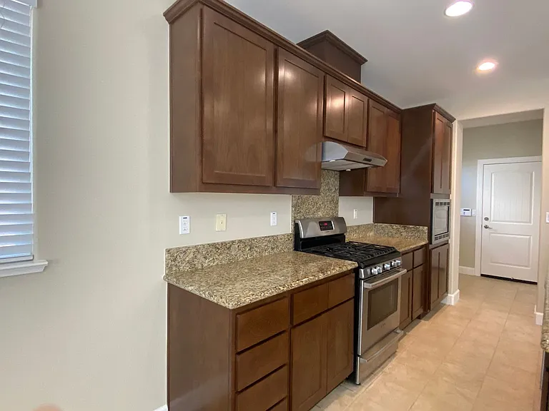 2600 Whitehorse Way — Photo 6