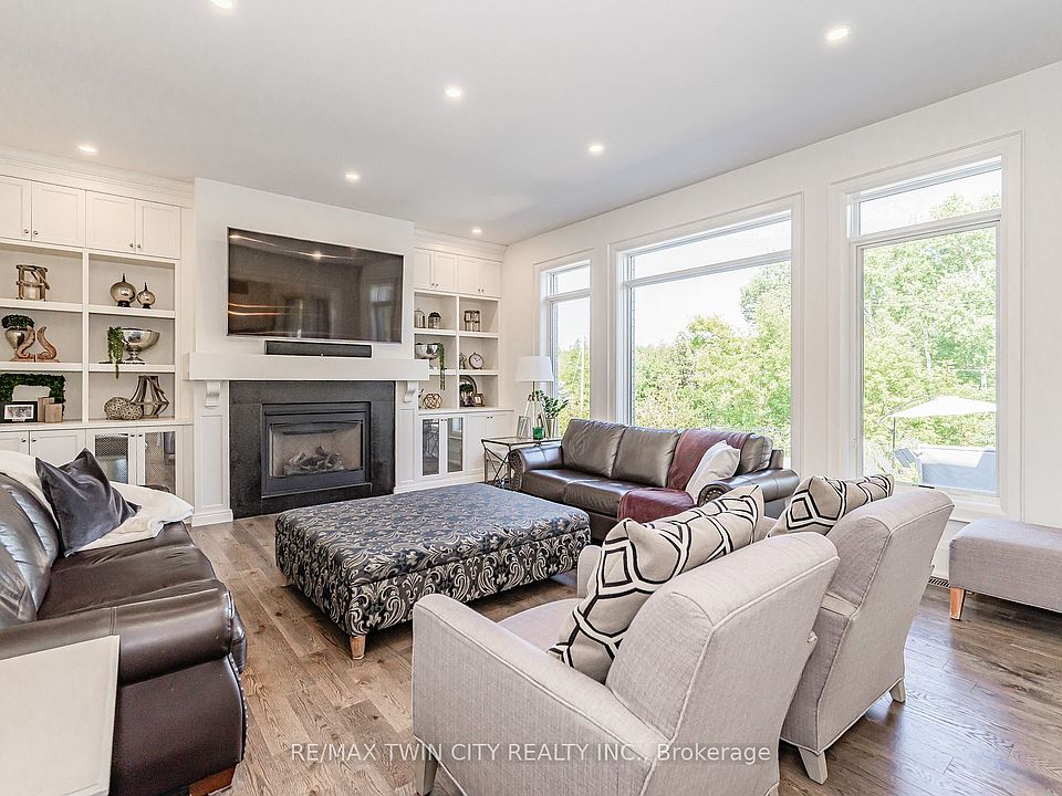 643 Regal Pl, Waterloo, ON N2V 2G3 | MLS #X6028208 | Zillow