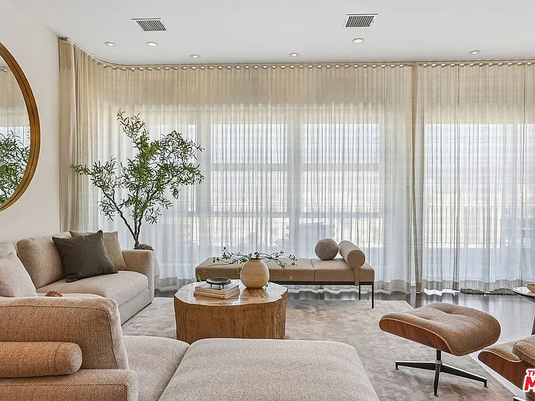 1645 N Vine St #911 — Photo 30